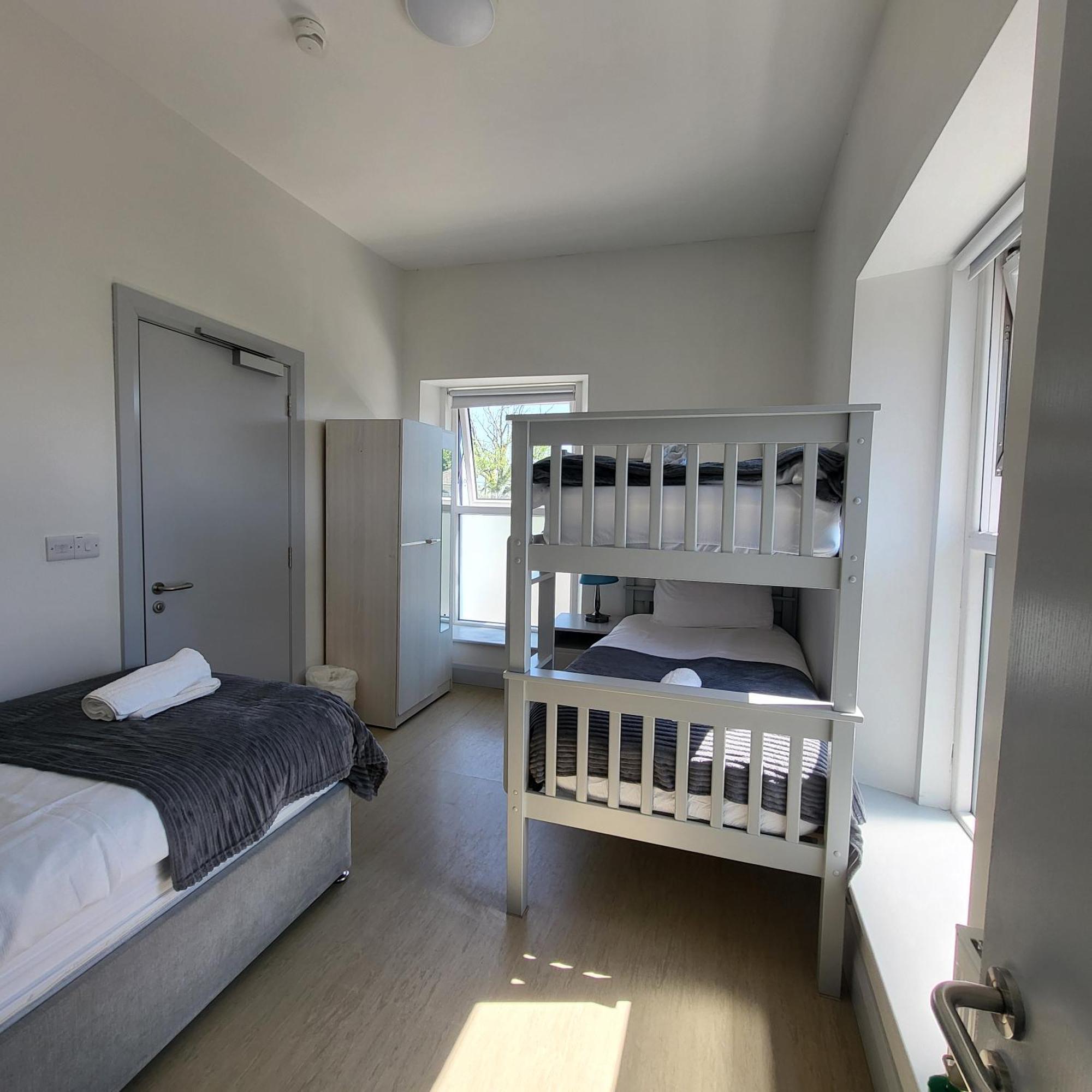Trivia House Hostel Swanlinbar Luaran gambar
